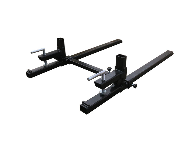 Forche per pallet con pinza: portare le capacità di sollevamento a un livello superiore